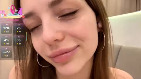 Snapshot of alizavigneau chatting on February 21, 7:15 pm Alice online show from February 21, 7:15 pm