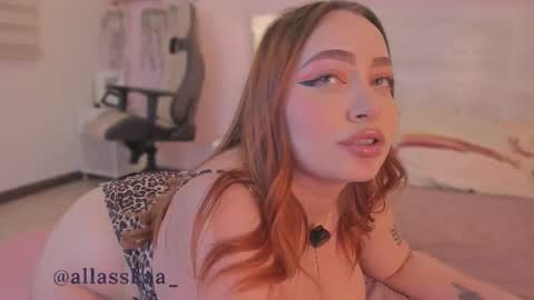 Laura online show from March 21, 8:19 am