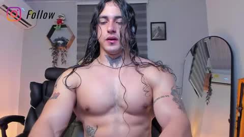 Snapshot of allen_rosse chatting on May 1, 4:17 am independent model 3 online show from May 1, 4:17 am