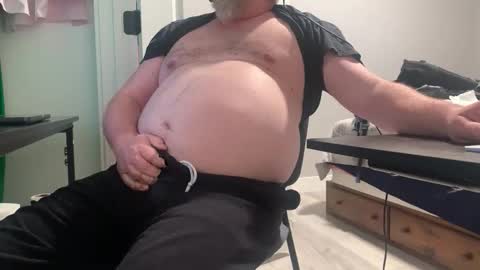 Allergictolove online show from January 31, 10:30 pm