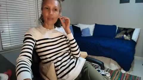 wishlist on bio online show from November 24, 11:59 pm