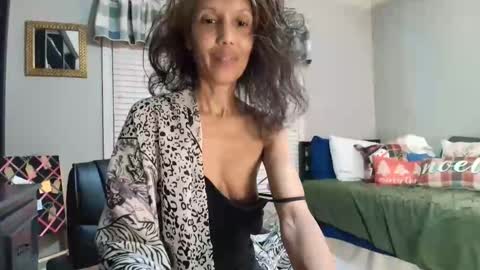 wishlist on bio online show from December 14, 2:06 am