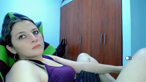 Snapshot of allison_baby_2416 chatting on December 30, 4:20 am Alisson online show from December 30, 4:20 am