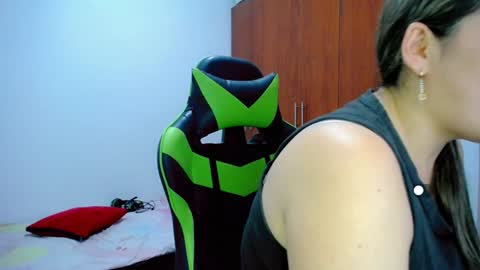 Snapshot of allison_baby_2416 chatting on January 8, 8:39 pm Alisson online show from January 8, 8:39 pm