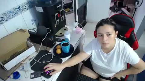 Snapshot of allisonbaby_ chatting on July 13, 2:53 pm allison online show from July 13, 2:53 pm