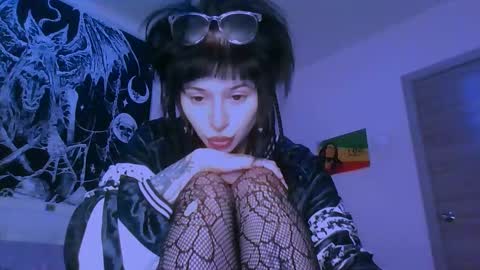 Alis online show from March 15, 8:48 pm