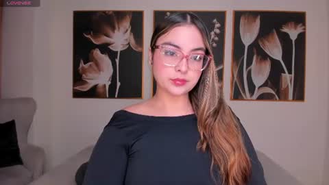 Snapshot of allisonrogersx chatting on June 20, 10:40 am Allison Rogers online show from June 20, 10:40 am