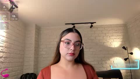 Snapshot of allisonrogersx chatting on June 30, 10:27 am Allison Rogers online show from June 30, 10:27 am