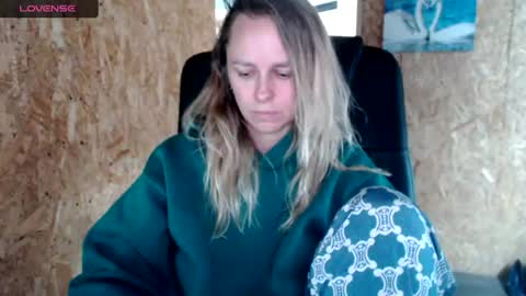 Snapshot of alllexandra chatting on June 19, 1:48 pm alllexandra online show from June 19, 1:48 pm