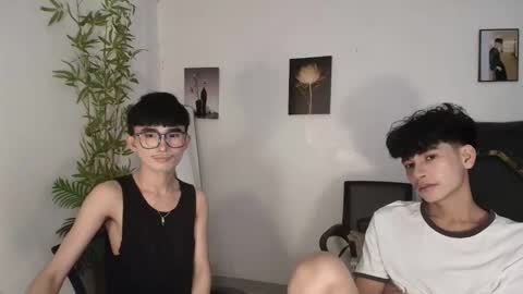 Snapshot of alluring_alpha chatting on May 4, 10:11 am kim and josh online show from May 4, 10:11 am