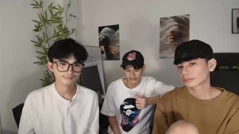Snapshot of alluring_alpha chatting on May 25, 5:13 am kim and josh online show from May 25, 5:13 am