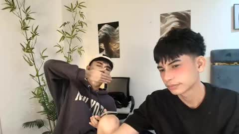 kim and josh online show from June 25, 8:13 pm