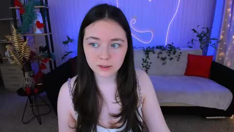 alluringeyess online show from June 5, 4:35 pm