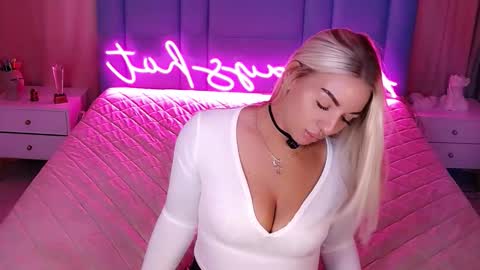 AlwaysHot online show from February 19, 2:07 am