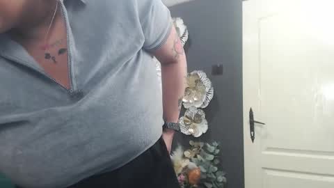         online show from March 26, 7:52 pm