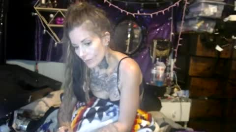 allymoon1369 online show from July 7, 11:31 pm
