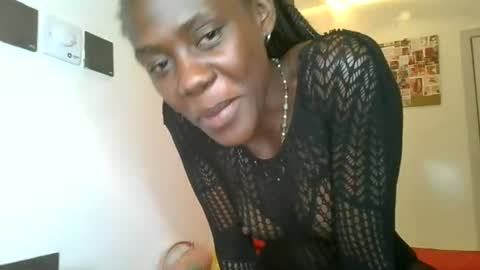Snapshot of alma_feliz chatting on June 22, 10:40 pm alma online show from June 22, 10:40 pm