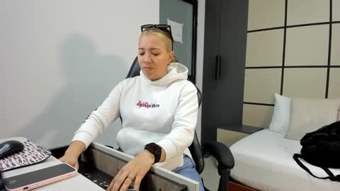 ALMA FENIX  online show from February 4, 12:22 pm