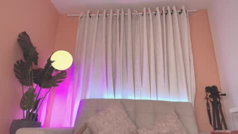 Alma Castillo online show from December 21, 1:57 am