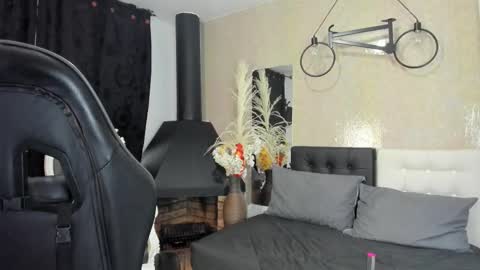 Santy online show from February 2, 7:12 pm