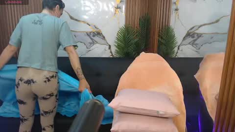 alonddra_tay online show from May 8, 11:37 am