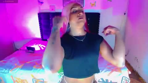 Snapshot of alondragill_ chatting on July 20, 11:07 pm alondragill_ online show from July 20, 11:07 pm