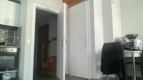 Snapshot of alphandre chatting on February 16, 7:37 am AlphAndre online show from February 16, 7:37 am