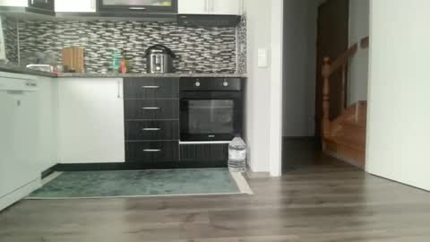 Snapshot of alphandre chatting on March 3, 5:42 am AlphAndre online show from March 3, 5:42 am