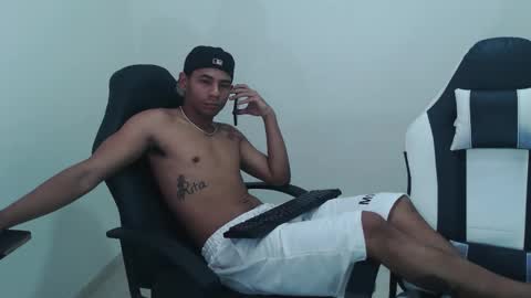 alphas_latins online show from March 23, 7:07 pm