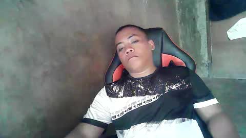 Snapshot of alvin4759 chatting on April 1, 2:12 am alvin4759 online show from April 1, 2:12 am