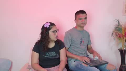 aly_n_sebas online show from May 21, 11:56 pm