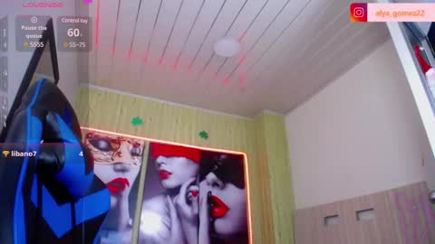   online show from December 18, 8:25 pm