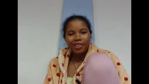 Snapshot of alydie7 chatting on May 2, 5:18 pm alydie7 online show from May 2, 5:18 pm
