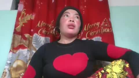 Snapshot of alypierette chatting on December 19, 6:09 am alypierette online show from December 19, 6:09 am