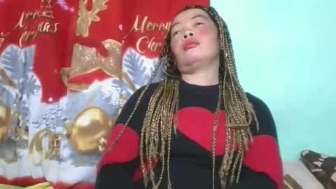 Snapshot of alypierette chatting on February 1, 7:29 am alypierette online show from February 1, 7:29 am