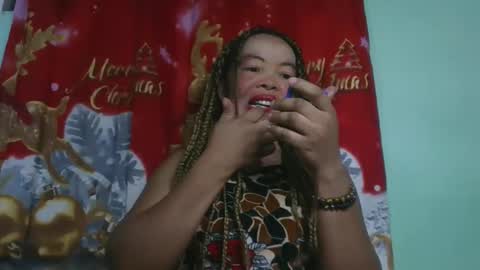 Snapshot of alypierette chatting on February 3, 4:10 am alypierette online show from February 3, 4:10 am