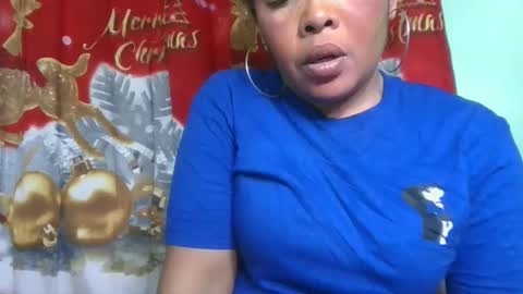 Snapshot of alypierette chatting on February 3, 6:57 pm alypierette online show from February 3, 6:57 pm