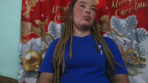 Snapshot of alypierette chatting on February 16, 10:44 am alypierette online show from February 16, 10:44 am