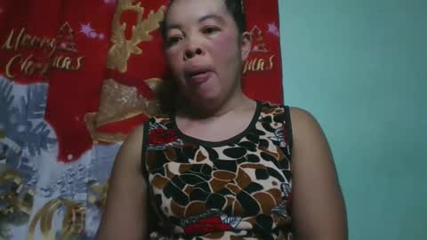 Snapshot of alypierette chatting on February 17, 2:19 am alypierette online show from February 17, 2:19 am