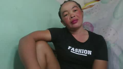 Snapshot of alypierette chatting on February 21, 7:42 am alypierette online show from February 21, 7:42 am