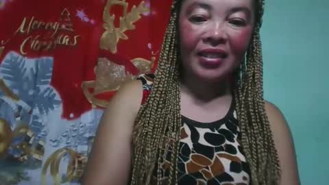 Snapshot of alypierette chatting on February 26, 2:43 am alypierette online show from February 26, 2:43 am