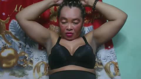 Snapshot of alypierette chatting on March 2, 7:43 pm alypierette online show from March 2, 7:43 pm