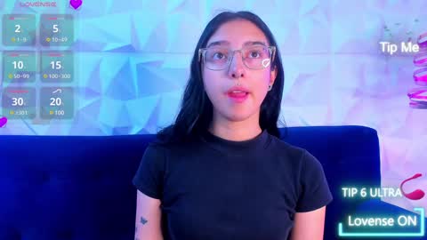 sopie online show from December 17, 11:17 am