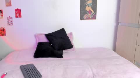 Snapshot of alyxroses chatting on March 6, 10:15 pm online show from March 6, 10:15 pm