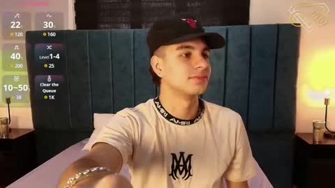 Amadeo Wild online show from December 31, 3:42 pm