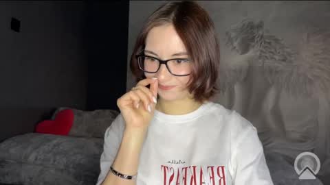 amalia_lambert13 online show from May 28, 7:22 pm