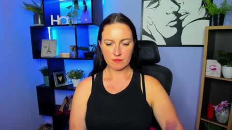 Snapshot of amanda_burn chatting on April 29, 5:30 pm Amanda online show from April 29, 5:30 pm