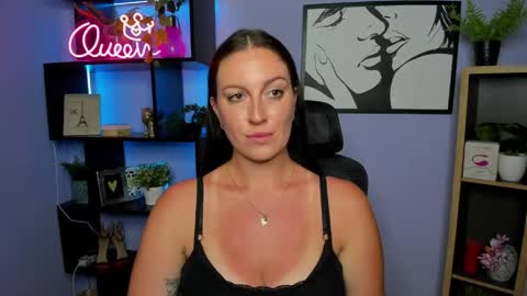 Snapshot of amanda_burn chatting on June 3, 2:33 pm Amanda online show from June 3, 2:33 pm