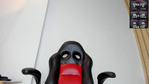 Amanda Marcuzzi  online show from February 11, 11:43 pm