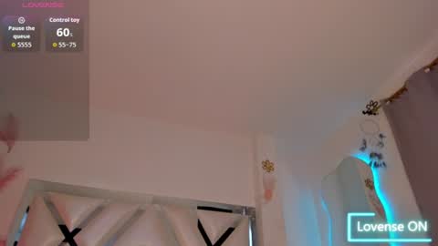 Snapshot of amandaa_fox_ chatting on July 4, 5:52 pm amandaa_fox_ online show from July 4, 5:52 pm